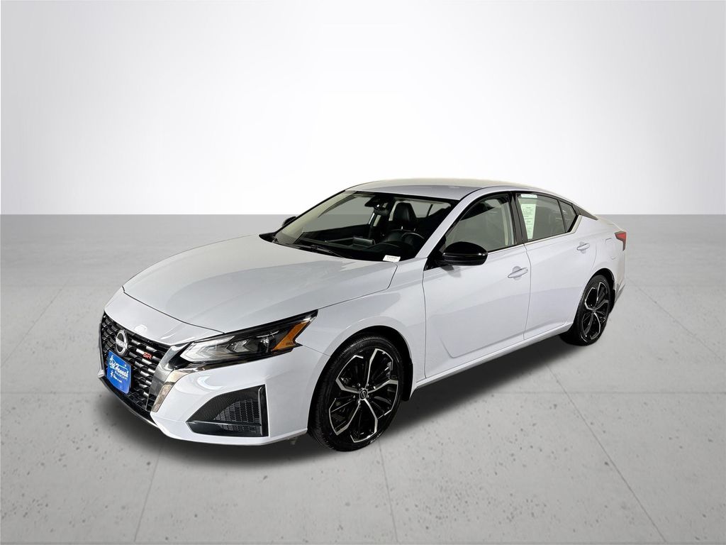 2025 Nissan Altima 2.5 SR