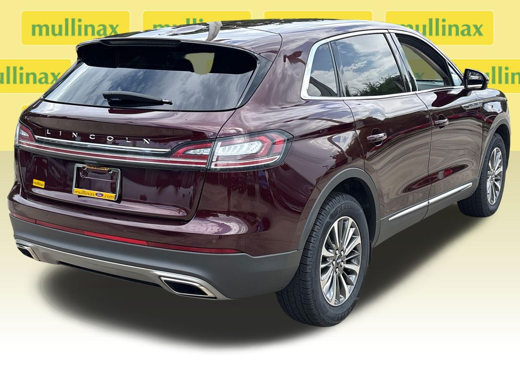 Used 2023 Red Lincoln Standard image 4
