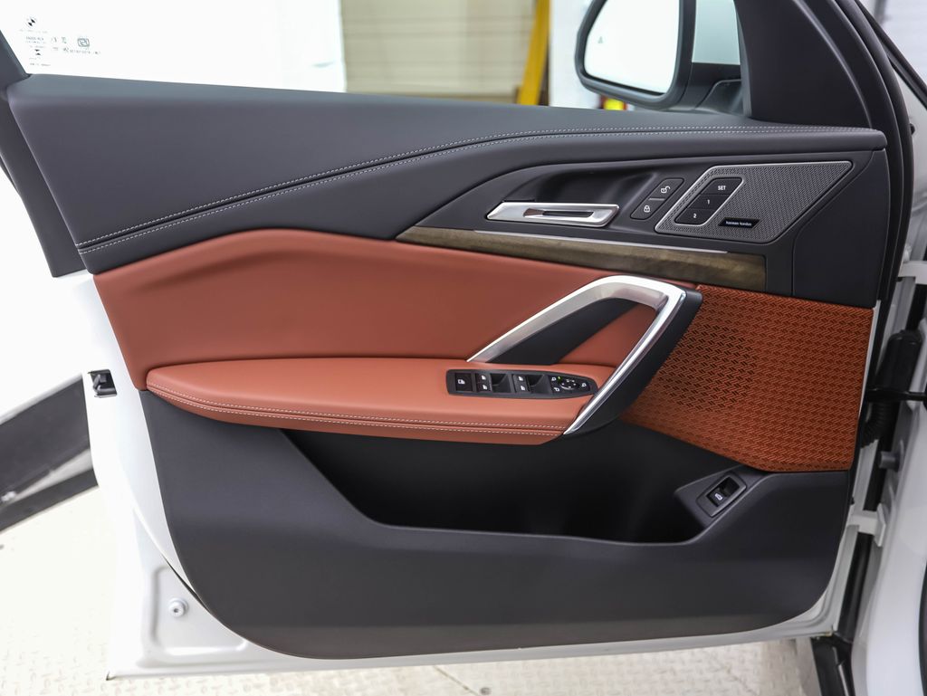 Thumbnail: 2026 BMW X1 - 10