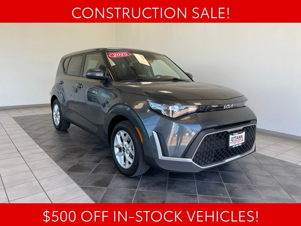 Gravity Gray 2025 Kia Soul SUV / Crossover Front-Wheel Drive Continuously Variable Transmission