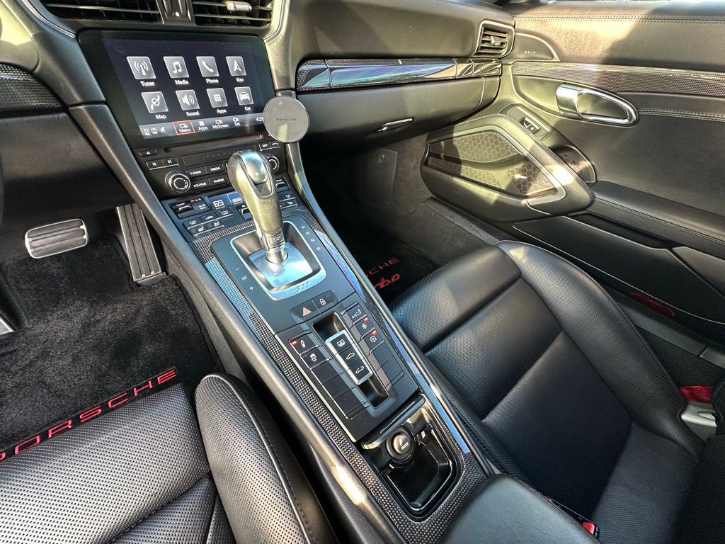 Thumbnail: 2017 Porsche 911 - 27