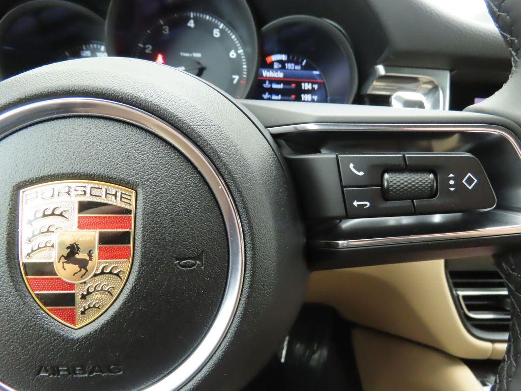Thumbnail: 2025 Porsche Macan - 15