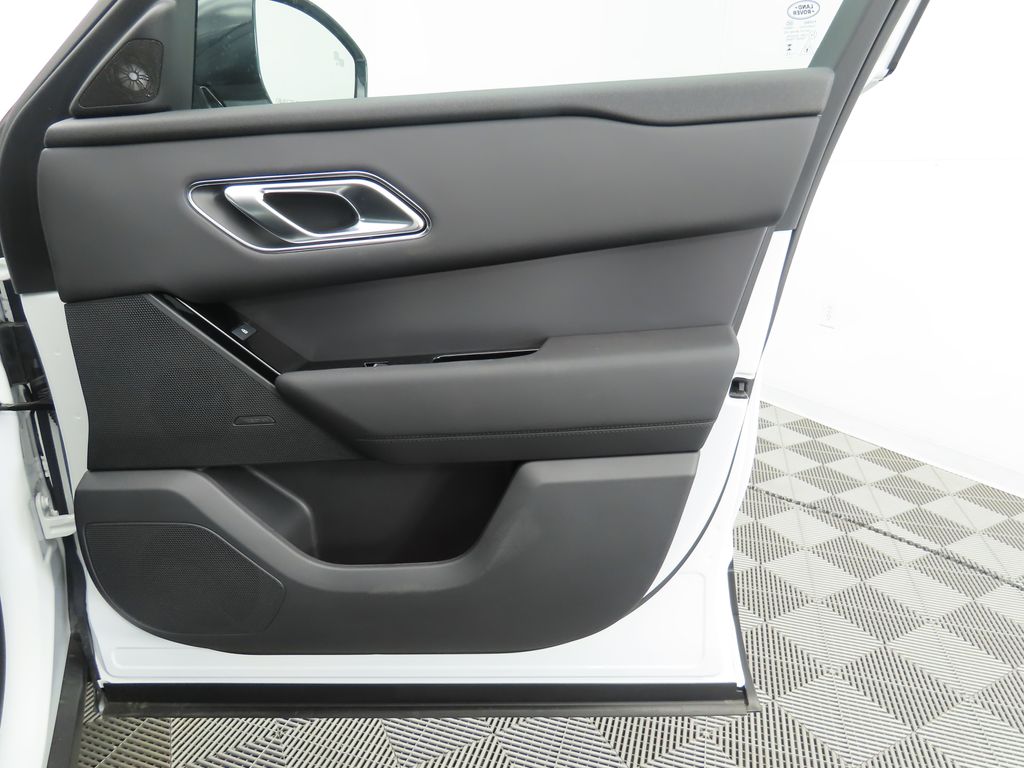 Thumbnail: 2026 Land Rover Range Rover Velar - 26