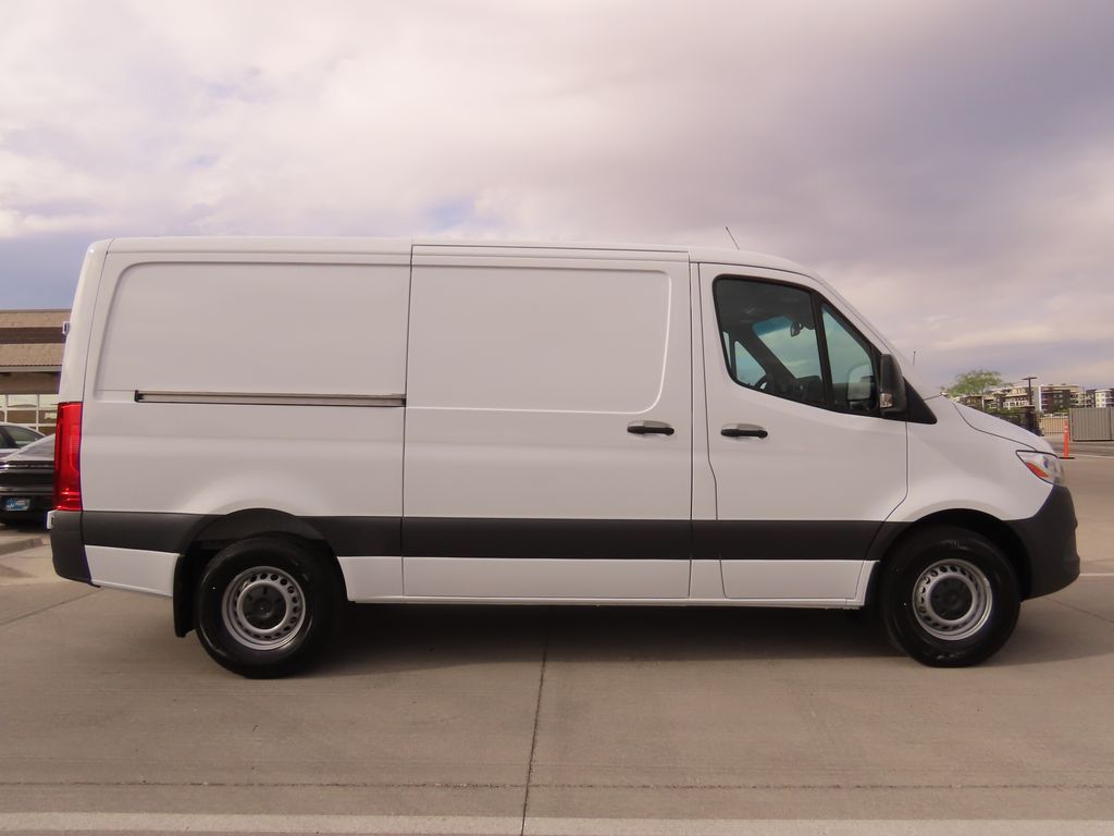 Thumbnail: 2025 Mercedes-Benz Sprinter - 4