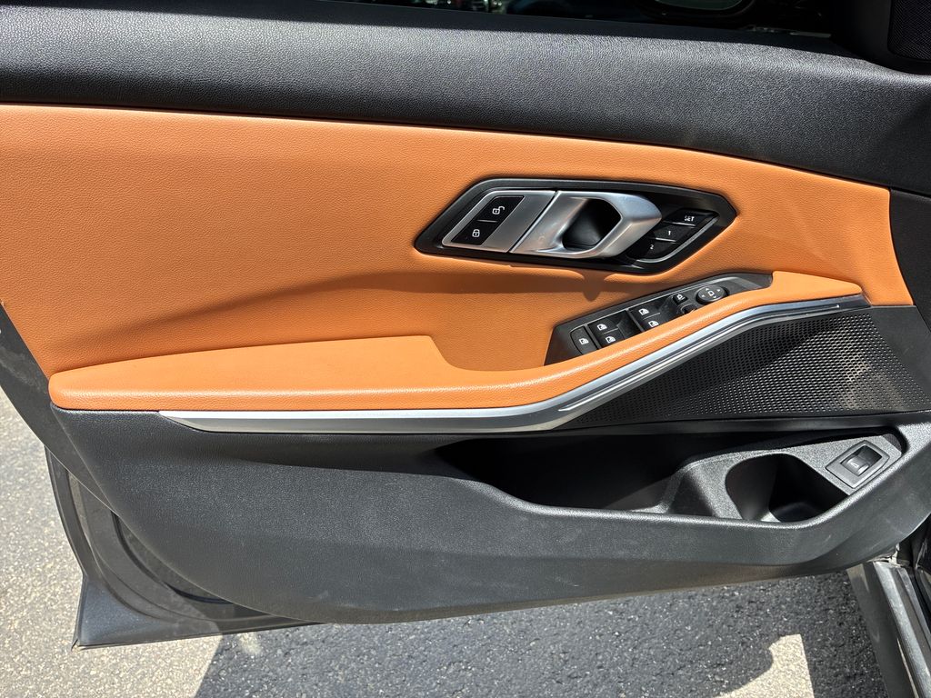 2022 BMW 3 Series 330i xDrive - 11