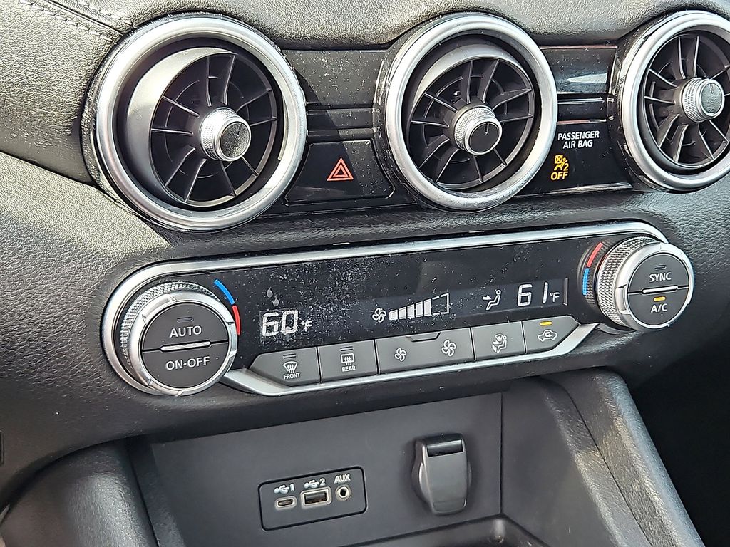 Thumbnail: 2020 Nissan Sentra - 16