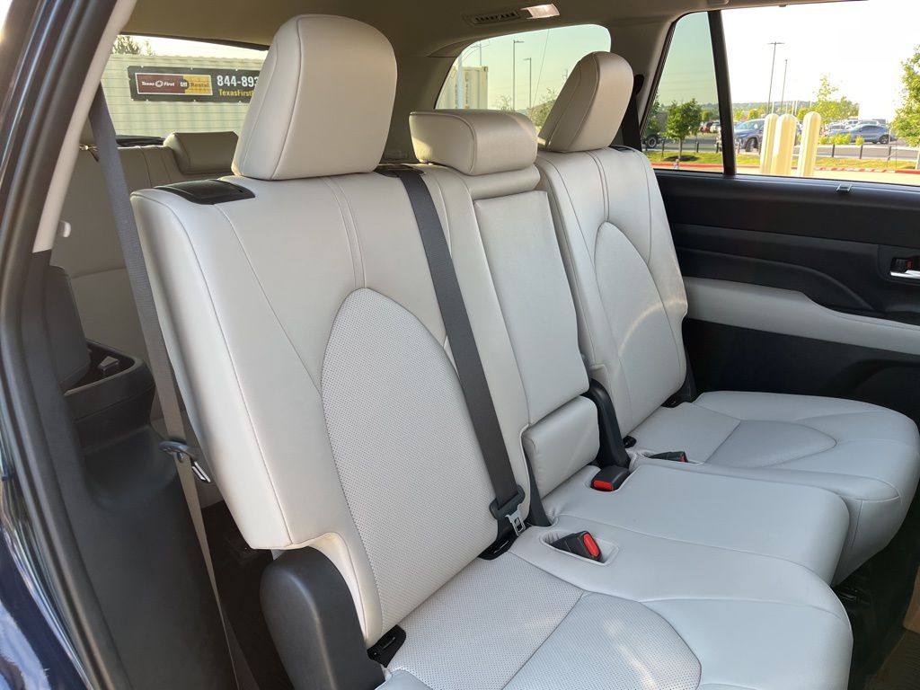 2024 Toyota Grand Highlander XLE 26