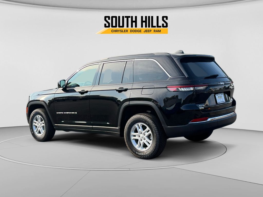 2025 Jeep Grand Cherokee Laredo Black at Spitzer Acura