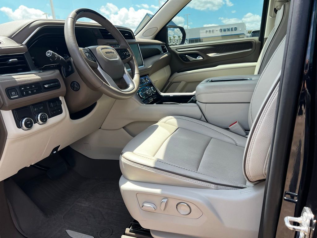 2023 GMC Yukon XL Denali Blue at Toyota of Victoria