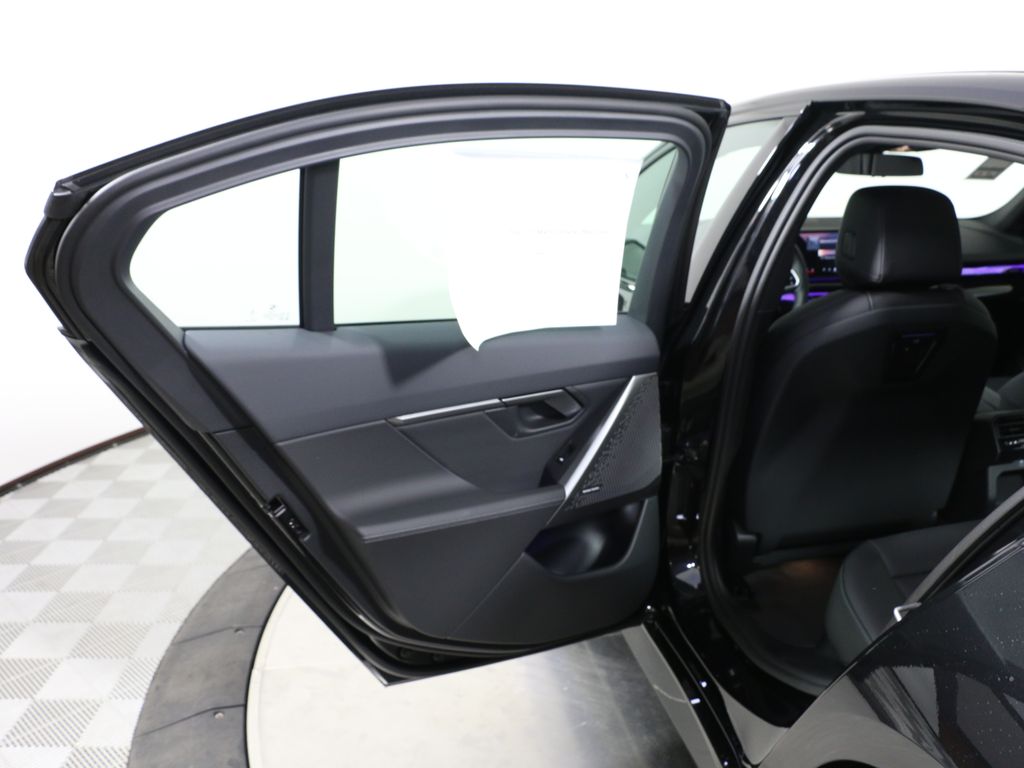 Thumbnail: 2025 BMW i5 - 23