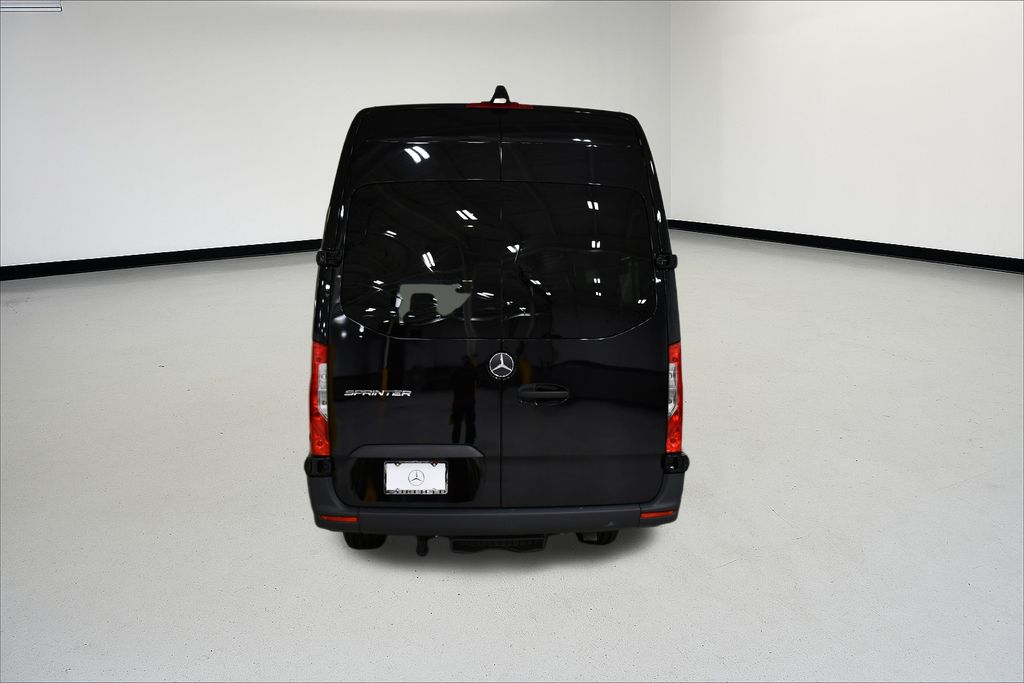 Thumbnail: 2025 Mercedes-Benz Sprinter - 7