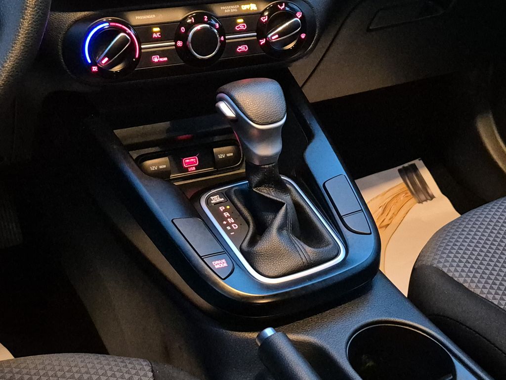 2022 Kia Soul LX White at Gullo Toyota