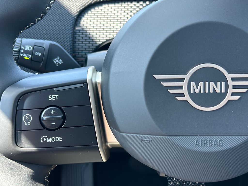 2025 MINI Cooper Countryman Iconic 19