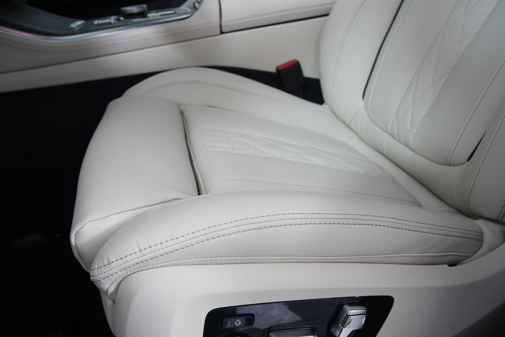 Thumbnail: 2026 BMW X5 - 10