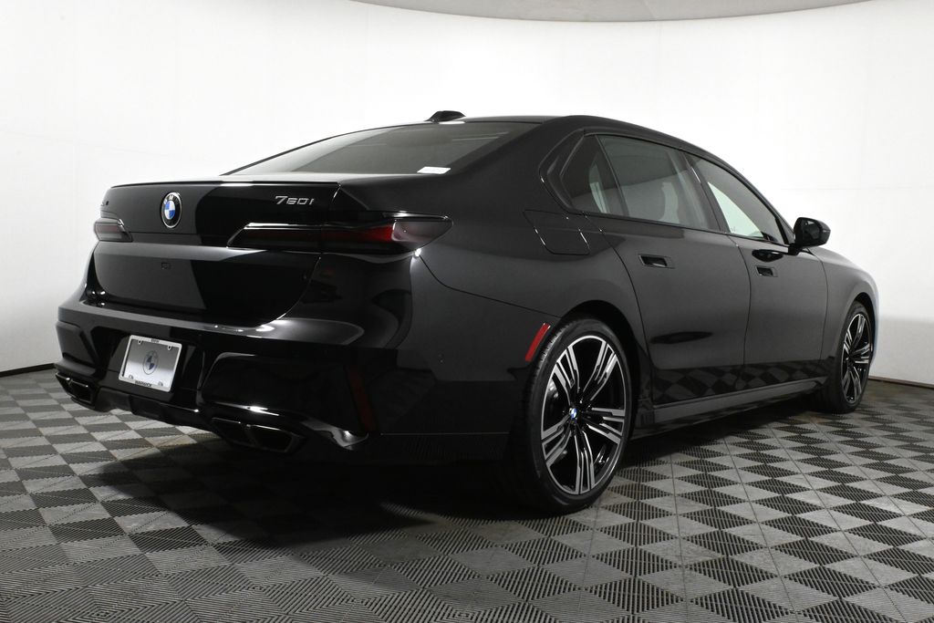 2025 BMW 7 Series 760i xDrive 7