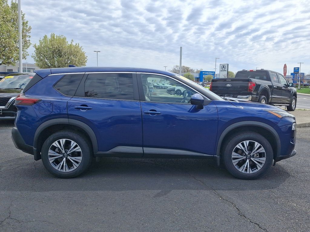 2022 Nissan Rogue SV 7