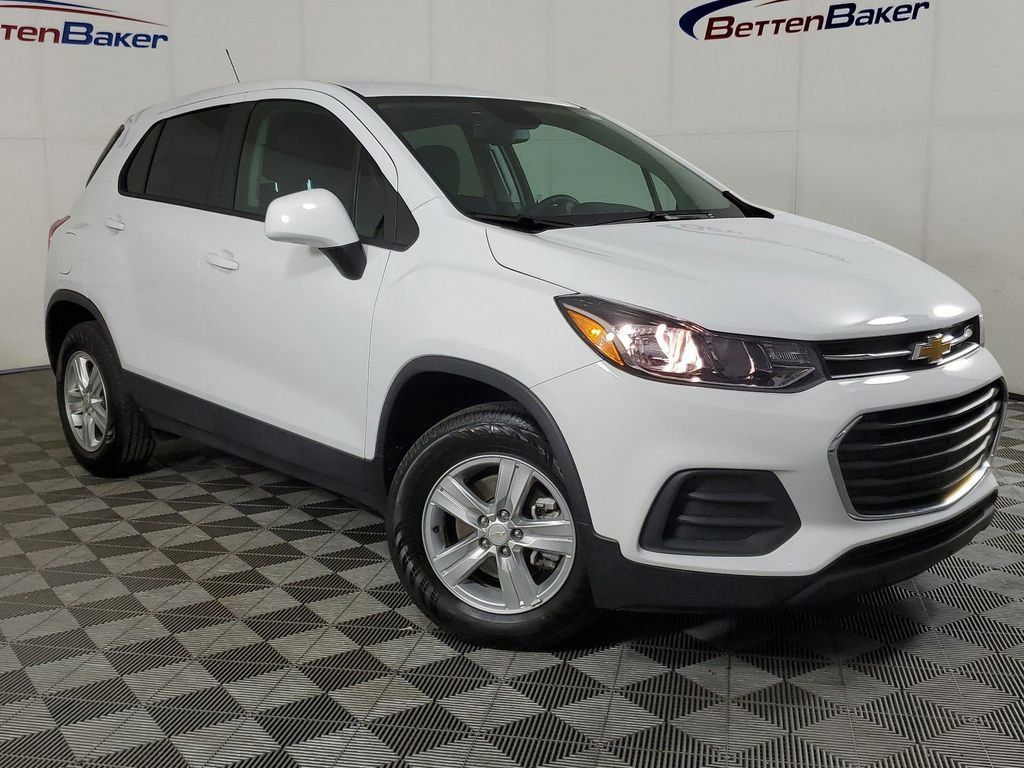 2022 Chevrolet Trax LS 32