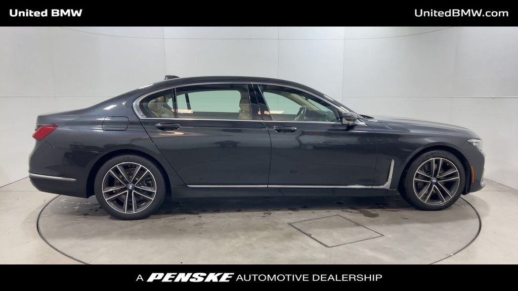 2022 BMW 7 Series 750i xDrive 9