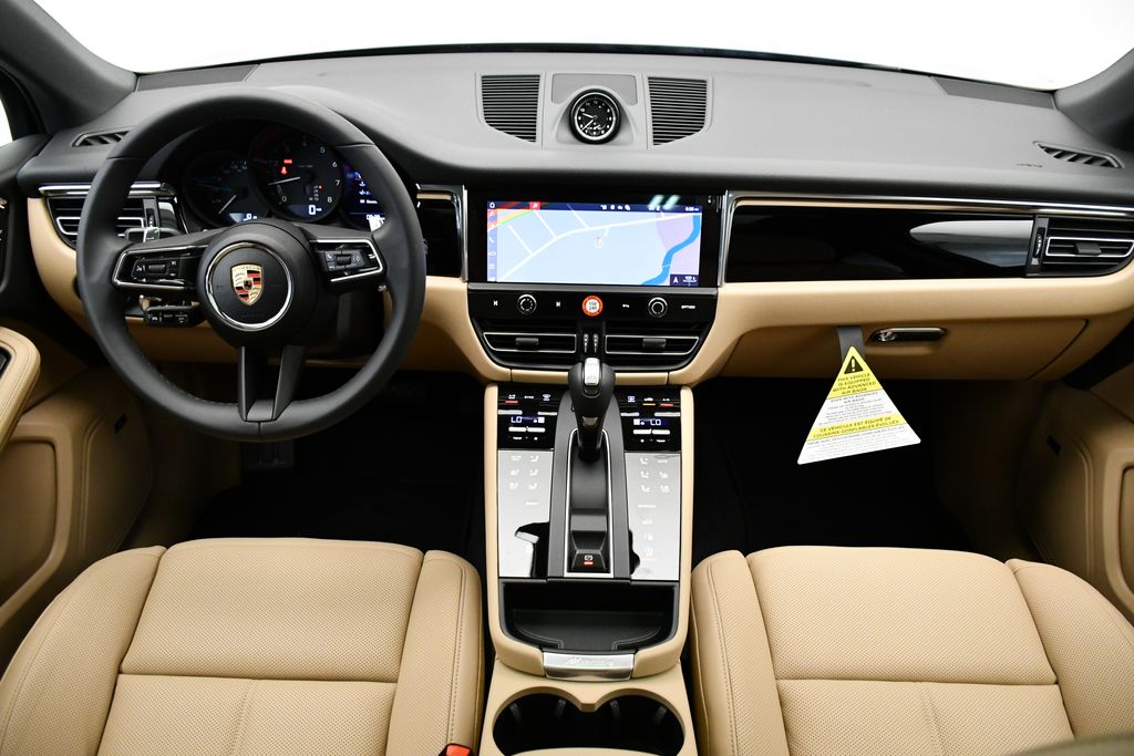 Thumbnail: 2025 Porsche Macan - 23