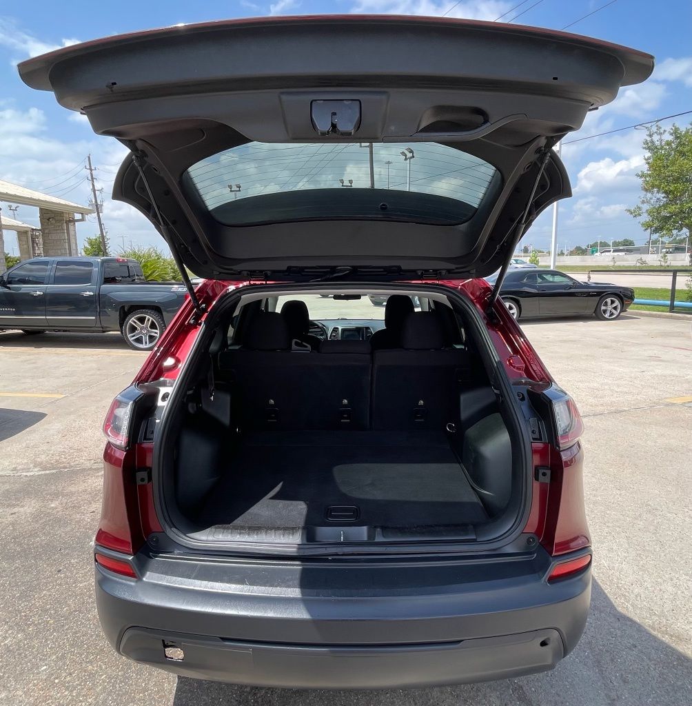 2019 Jeep Cherokee Latitude Red at Community Kia