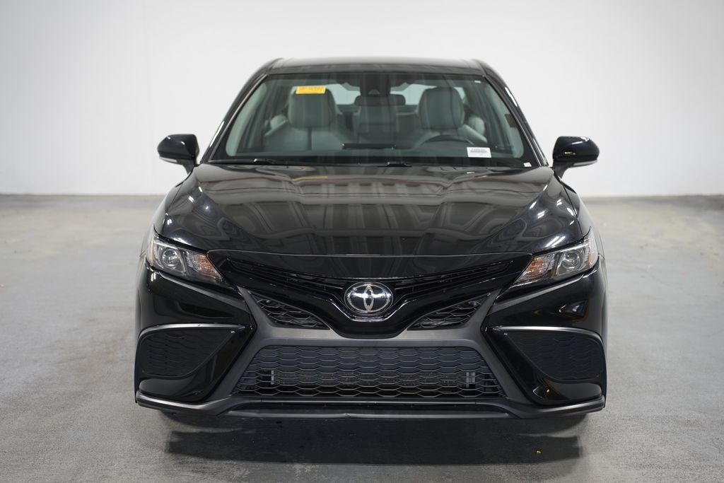 2023 Toyota Camry SE 2