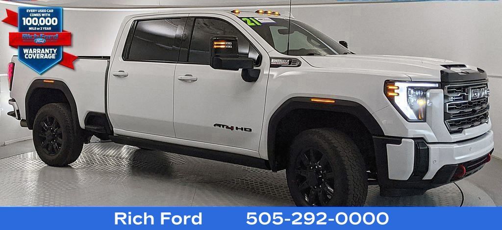 Summit White 2025 GMC Sierra 2500HD AT4 Crew Cab 4WD Pickup Truck Four-Wheel Drive Automatic