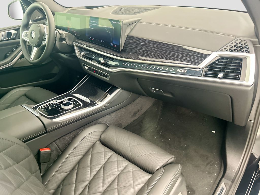 Thumbnail: 2026 BMW X5 - 16