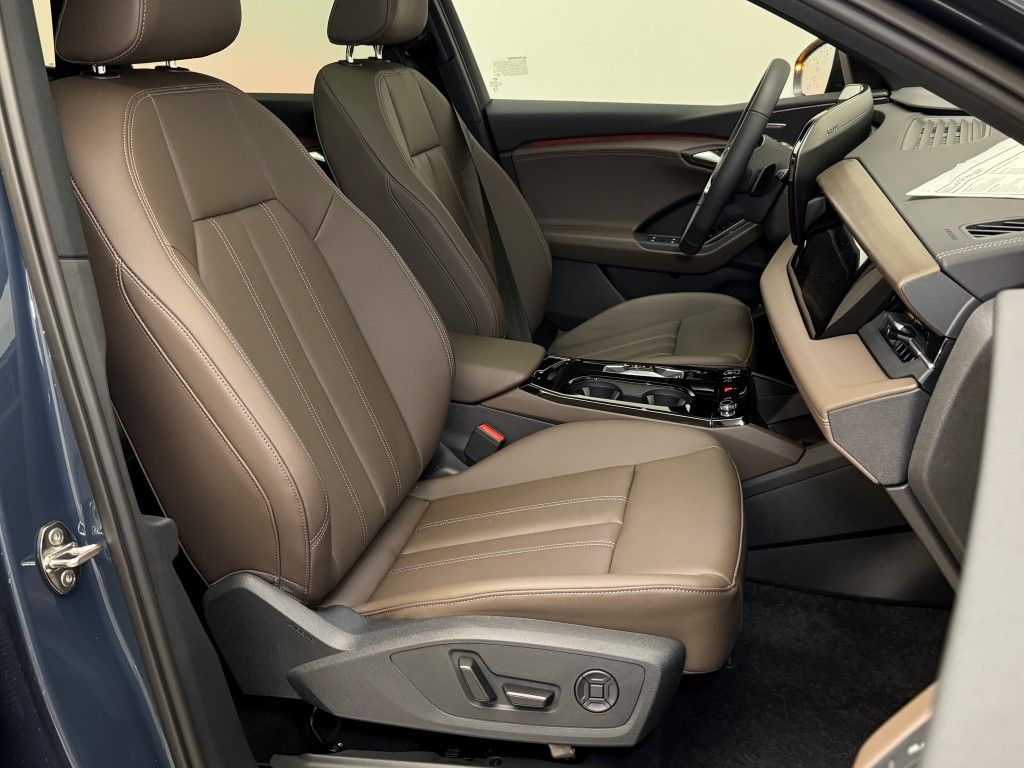 2025 Audi e-tron Premium 18