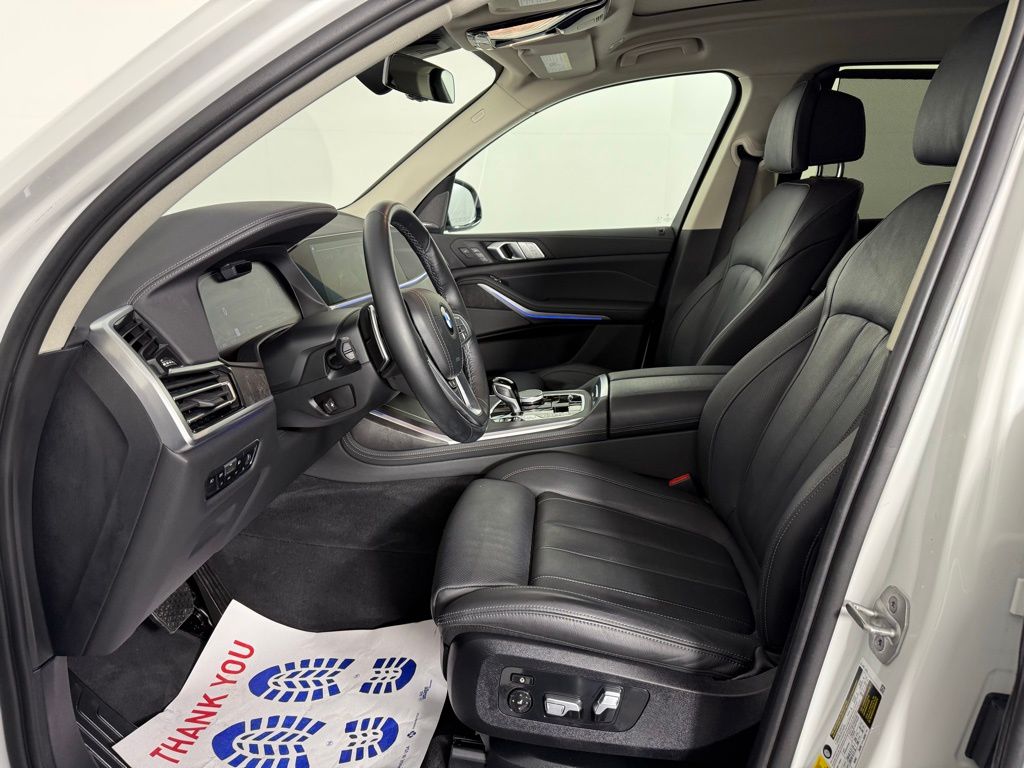2022 BMW X7 xDrive40i 11