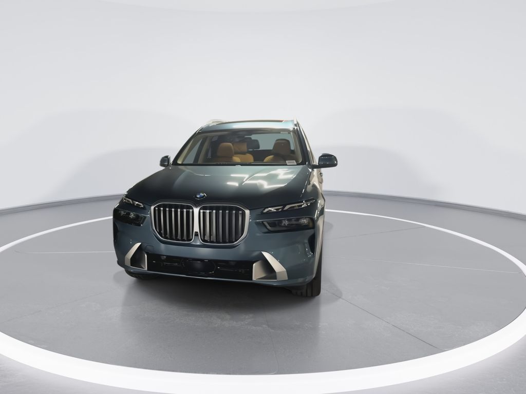 Thumbnail: 2027 BMW X7 - 3