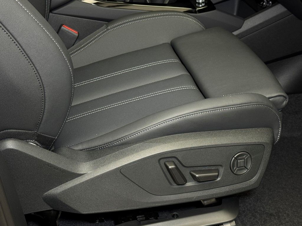 2025 Audi e-tron Premium 14