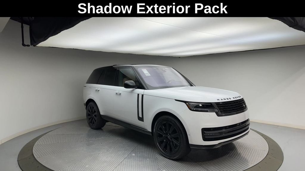 2023 Land Rover Range Rover SE 3