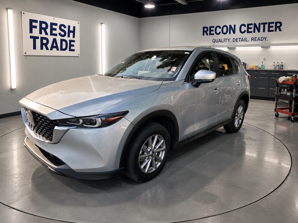2023 Mazda CX-5 S Preferred package Auto AWD's photo