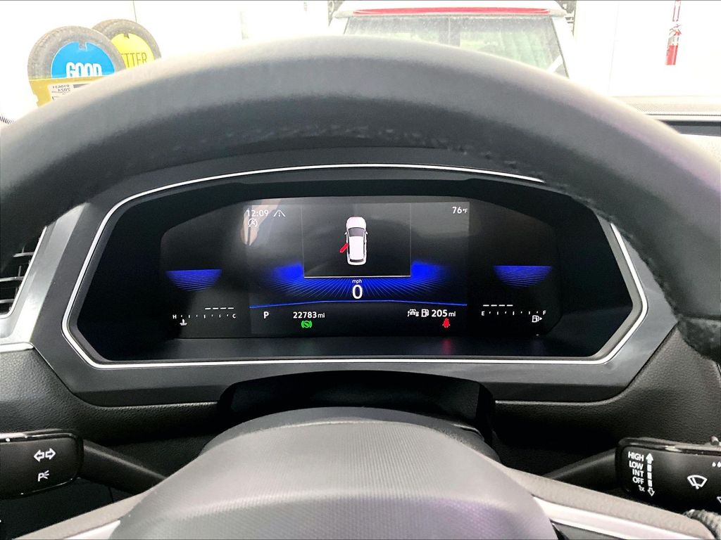 2024 Volkswagen Tiguan — photo 25