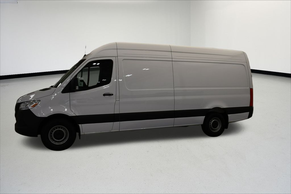 Thumbnail: 2026 Mercedes-Benz Sprinter - 4