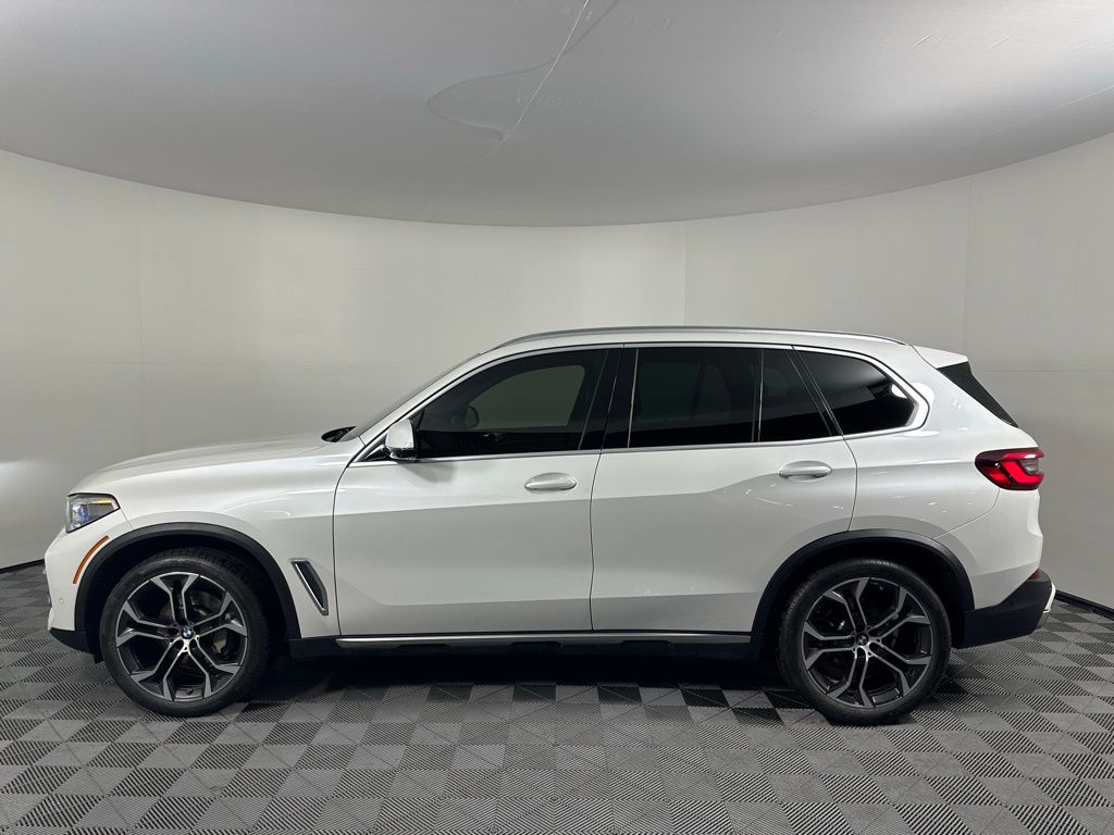 Thumbnail: 2022 BMW X5 - 8