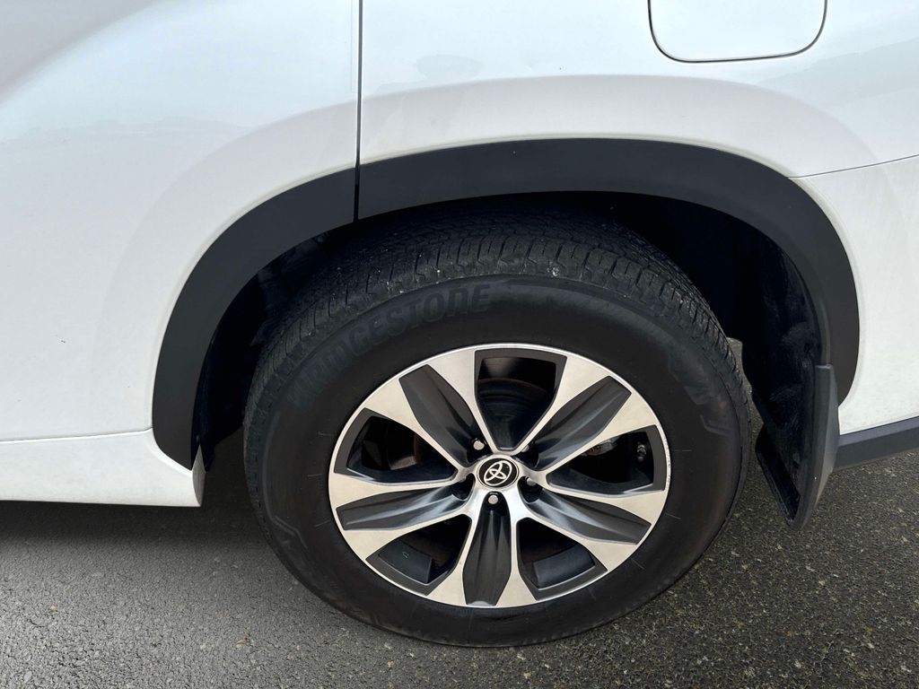 Used 2025 Toyota Highlander Hybrid SUV