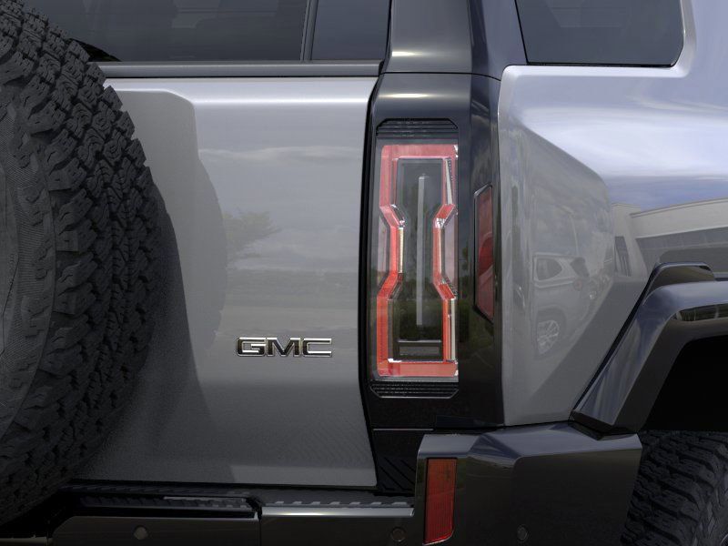 2025 GMC Hummer EV SUV 2X 11