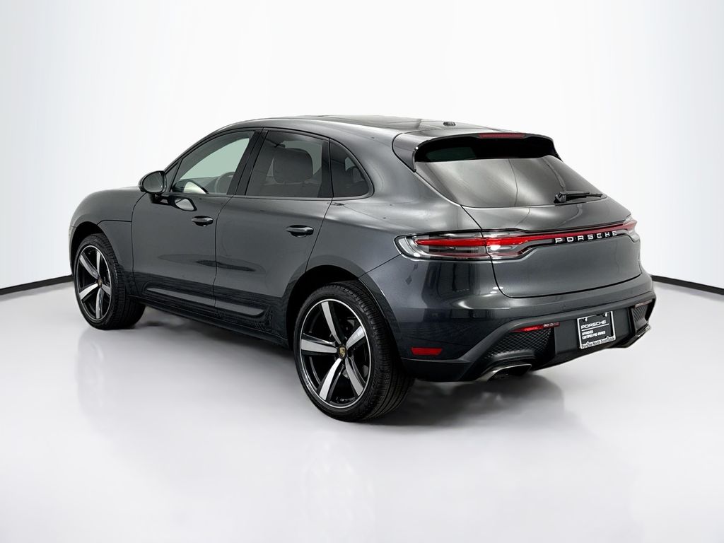 Thumbnail: 2025 Porsche Macan - 3