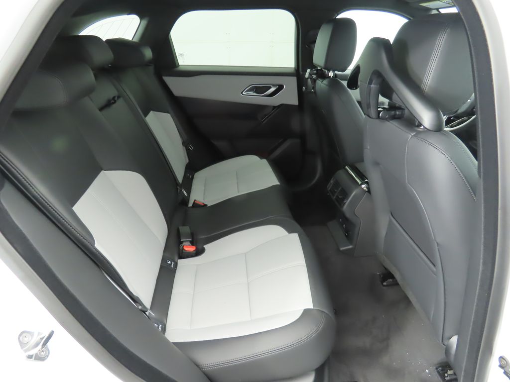 2026 Land Rover Range Rover Velar Dynamic SE 22