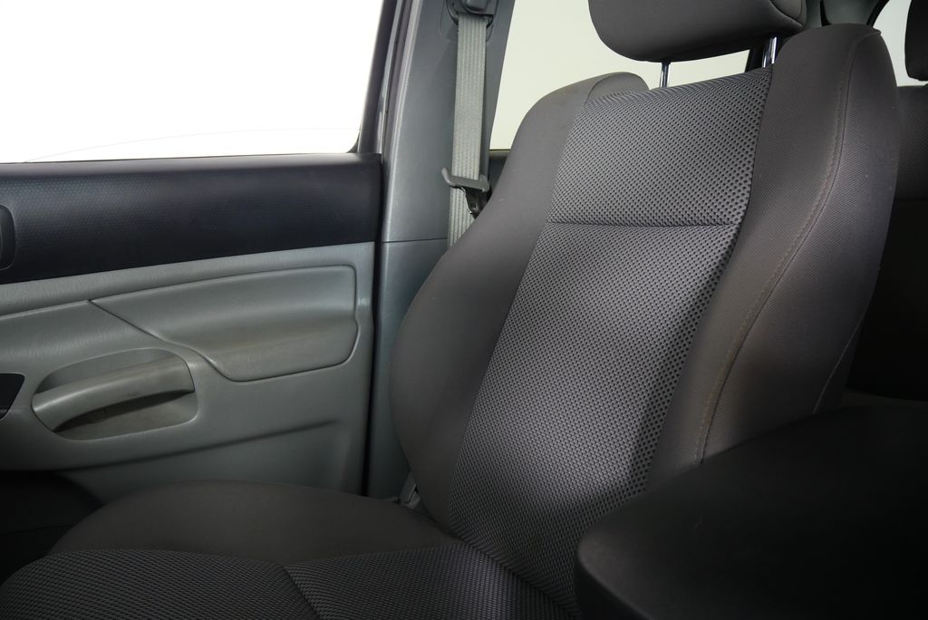 2013 Toyota Tacoma PreRunner 26