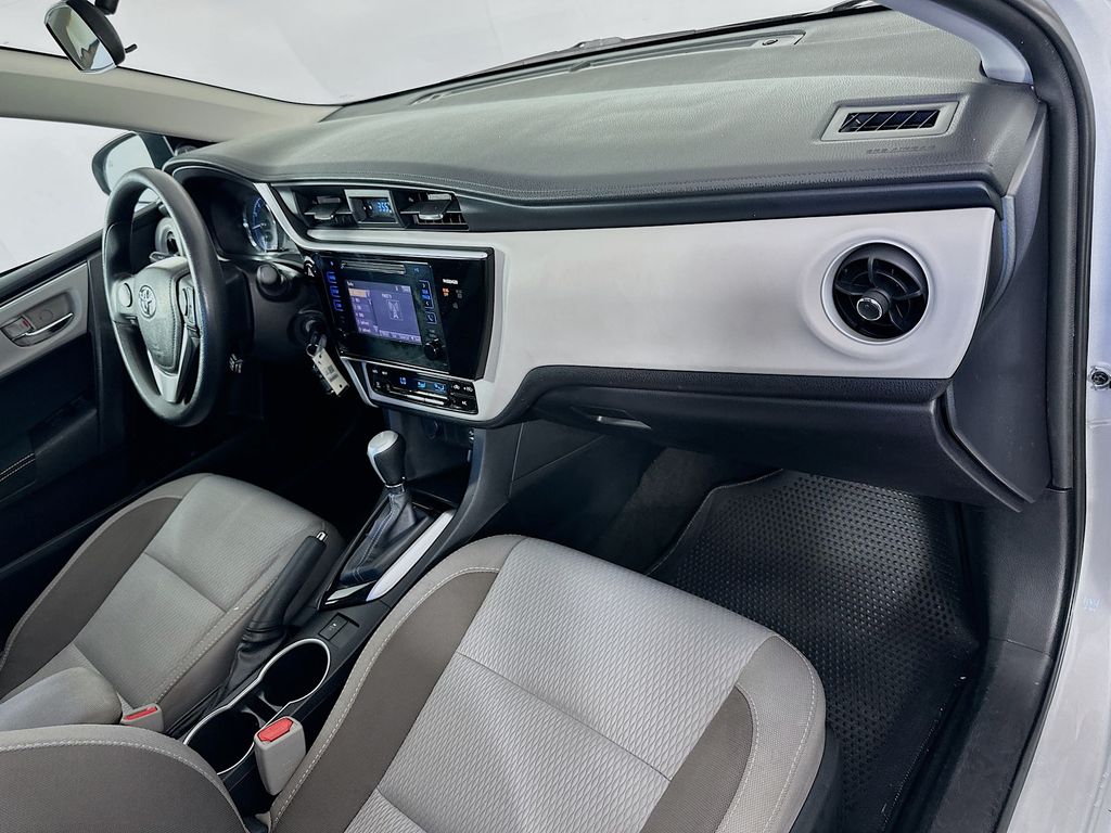 Thumbnail: 2017 Toyota Corolla - 26