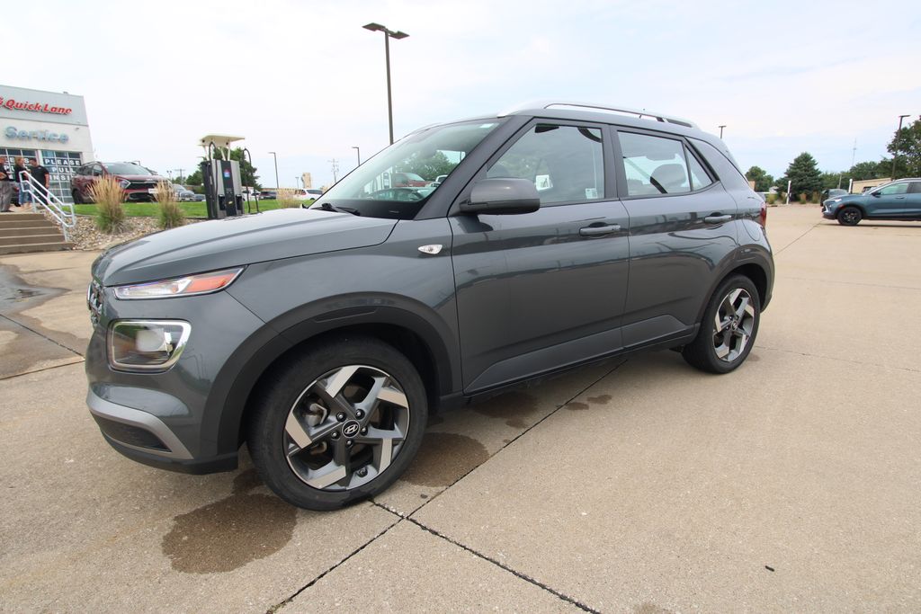 Used 2025 Hyundai Venue SUV