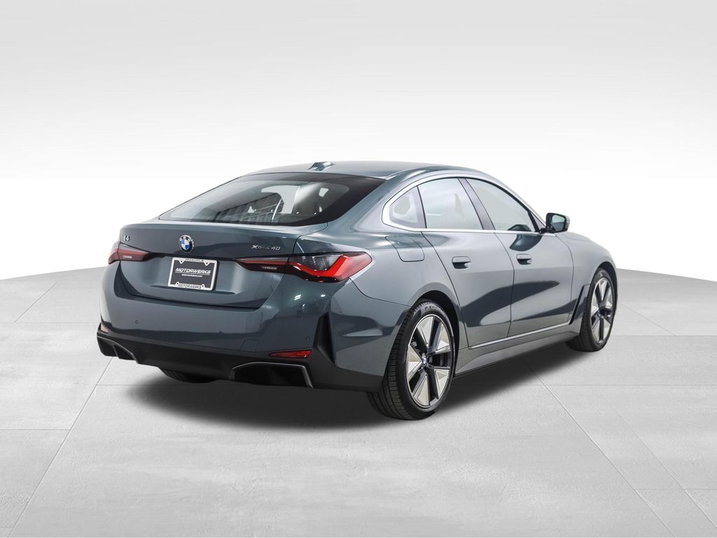 Thumbnail: 2026 BMW i4 - 5