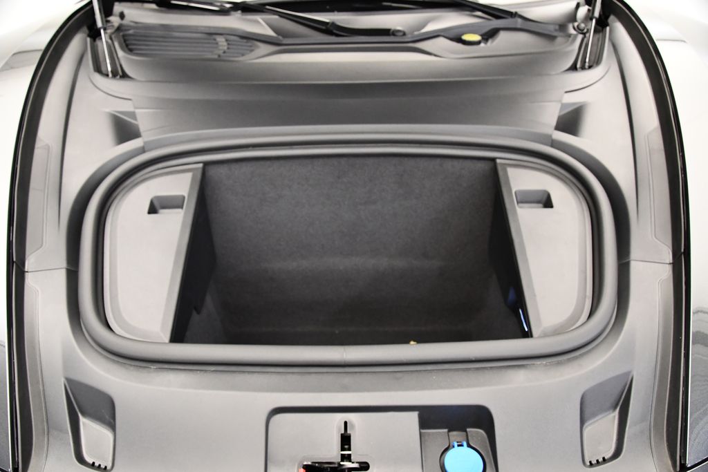 Thumbnail: 2025 Porsche Taycan - 11