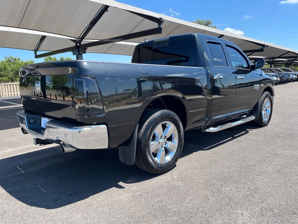 Thumbnail: 2019 RAM 1500 Classic - 4