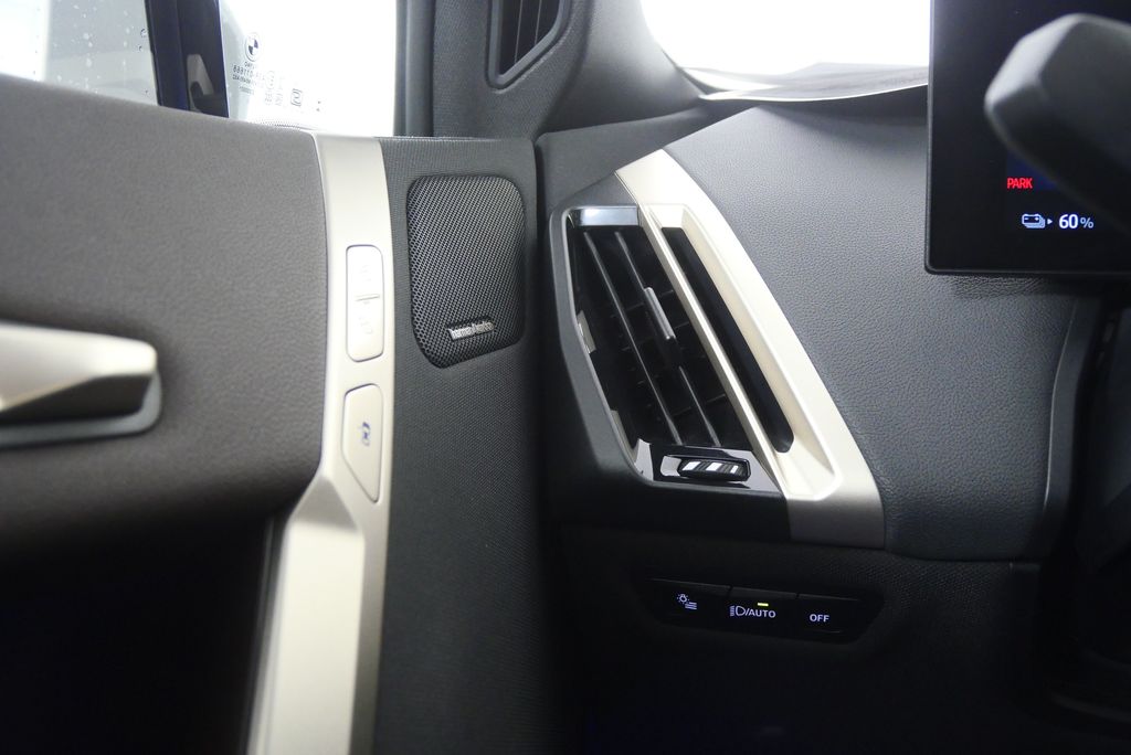 Thumbnail: 2024 BMW iX - 20