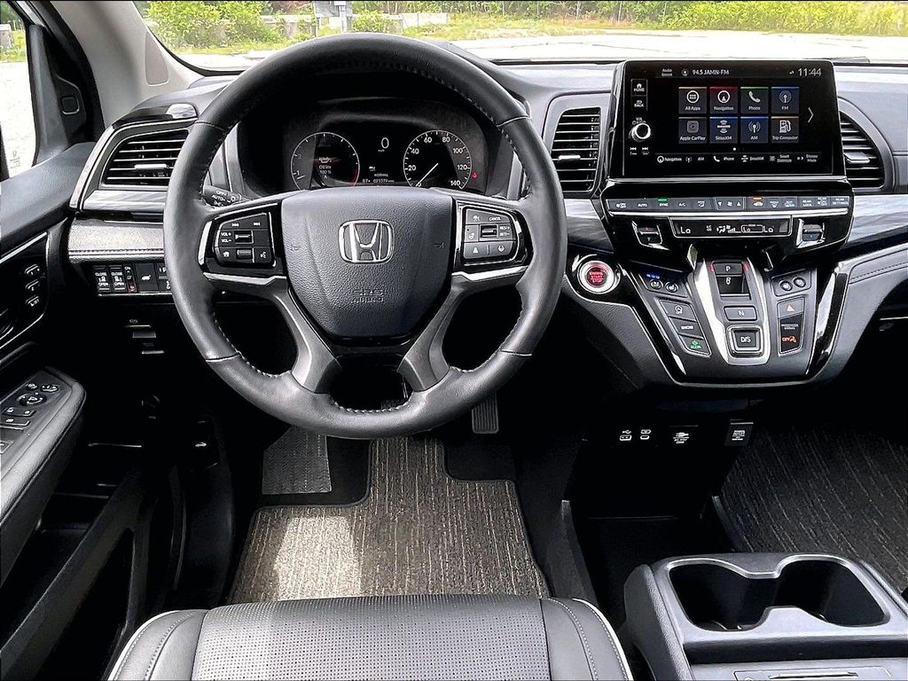 2025 Honda Odyssey — photo 18