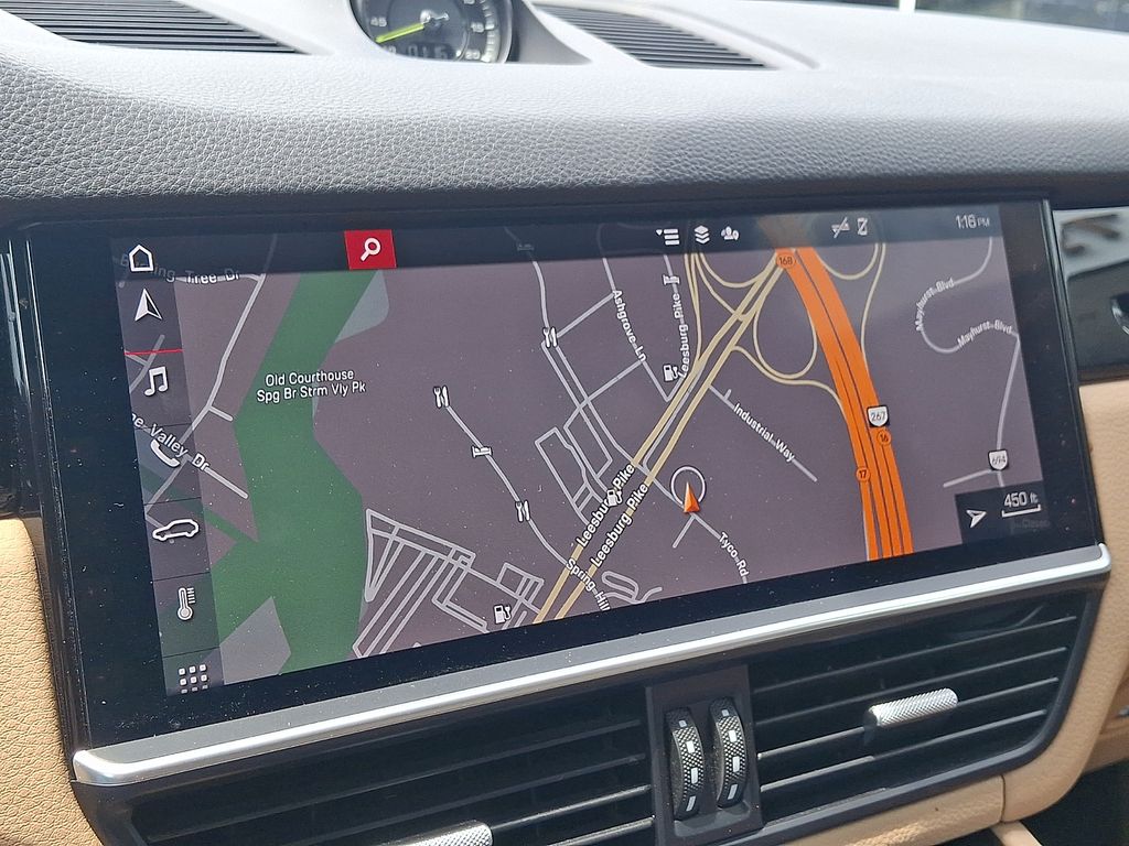 Thumbnail: 2020 Porsche Cayenne - 16