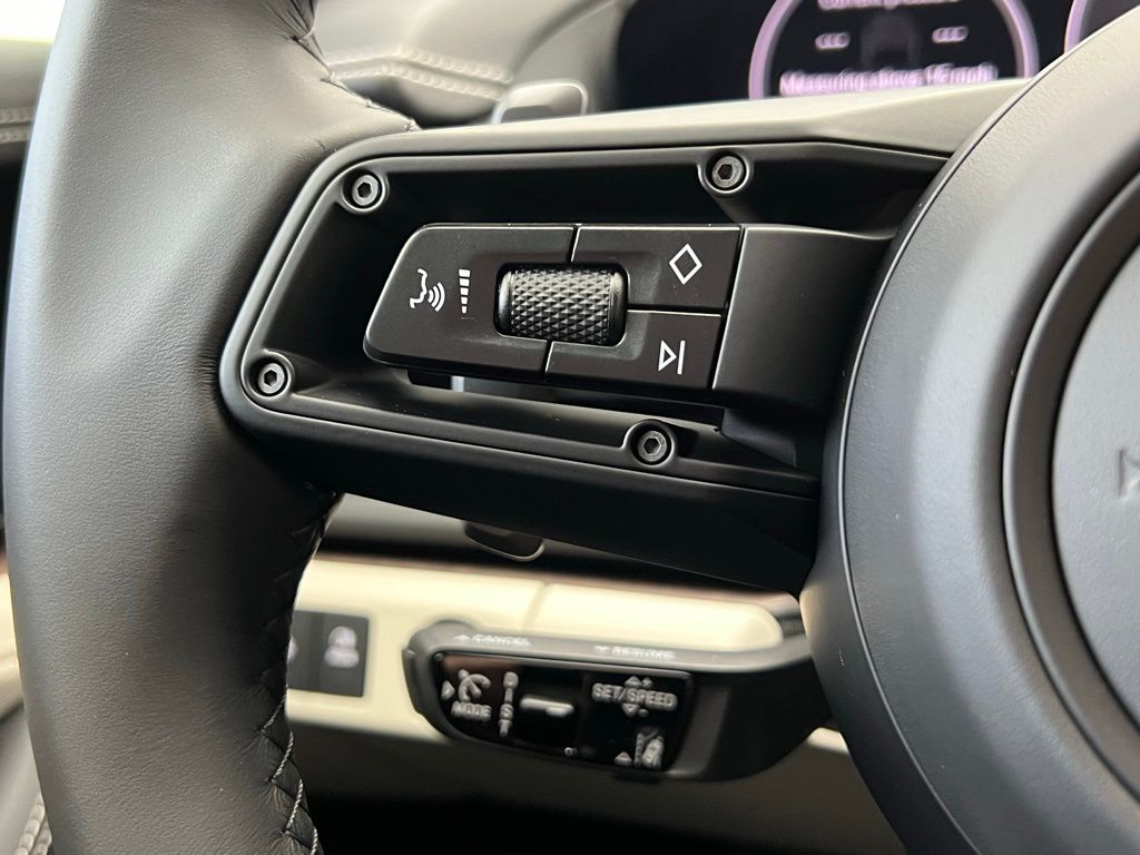 Thumbnail: 2026 Porsche Panamera - 9